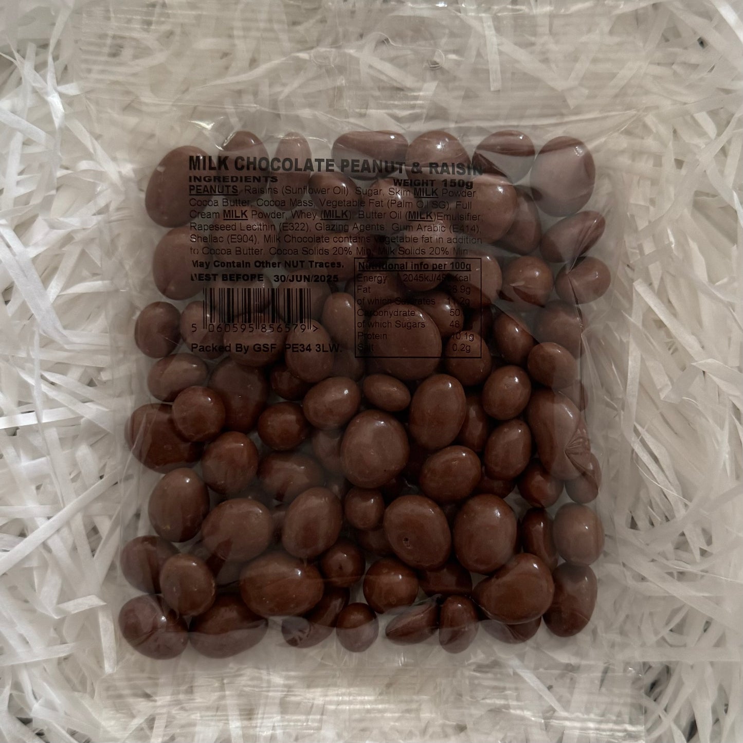 Milk Chocolate Peanut and Raisins - A Sweet and Nutty Treat - 150g